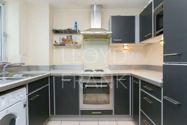  Image of 1 bedroom Apartment for sale in Centreway Apartments Axon Place Ilford IG1 at Axon Place Ilford Ilford, IG1 1NL