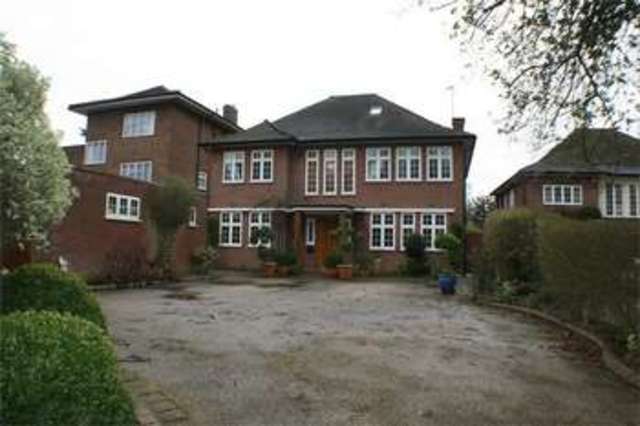  Image of 5 bedroom Detached house to rent in Aylmer Drive Stanmore HA7 at Stanmore Stanmore, HA7 3EJ