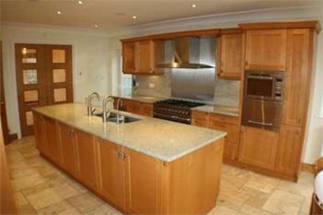  Image of 5 bedroom Detached house to rent in Aylmer Drive Stanmore HA7 at Stanmore Stanmore, HA7 3EJ