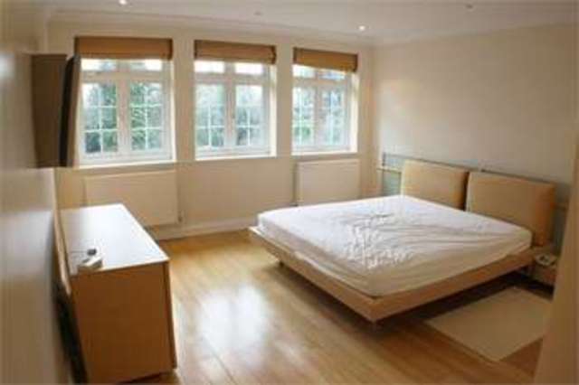  Image of 5 bedroom Detached house to rent in Aylmer Drive Stanmore HA7 at Stanmore Stanmore, HA7 3EJ