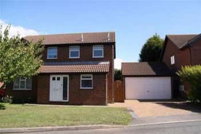  Image of 4 bedroom Detached house to rent in Benenden Close Seaford BN25 at Seaford, BN25 3PG