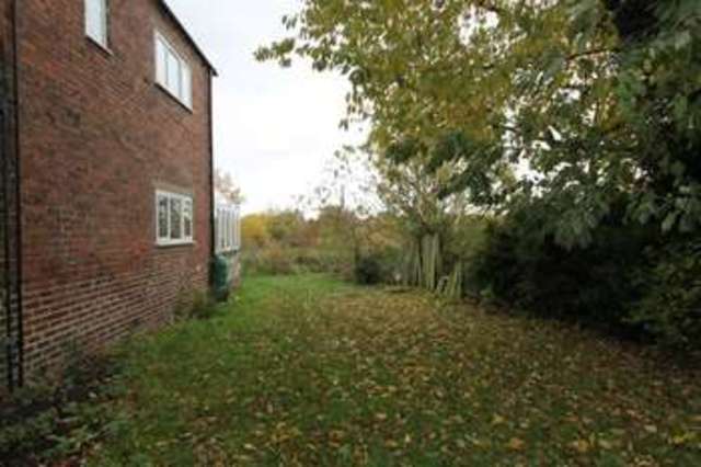  Image of 3 bedroom End of Terrace for sale in Back Poplar Terrace Royston Barnsley S71 at Royston Barnsley Royston, S71 4DU
