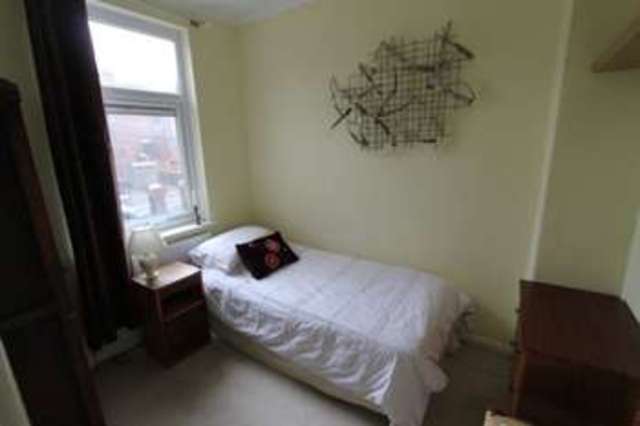  Image of 3 bedroom End of Terrace for sale in Back Poplar Terrace Royston Barnsley S71 at Royston Barnsley Royston, S71 4DU