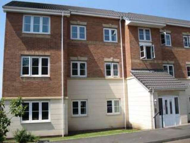  Image of 2 bedroom Flat to rent in Bague Walk Brierley Hill DY5 at Bague Walk  Brierley Hill, DY5 3AT