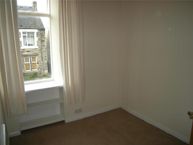  Image of 2 bedroom Flat to rent in Balfour Street Kirkcaldy KY2 at Kirkcaldy Fife Fife, KY2 5HB