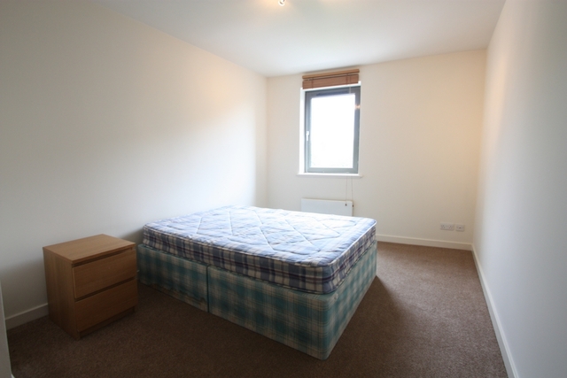  Image of 3 bedroom Flat for sale in Balham Hill London SW12 at Balham Hill  London, SW12 9DL