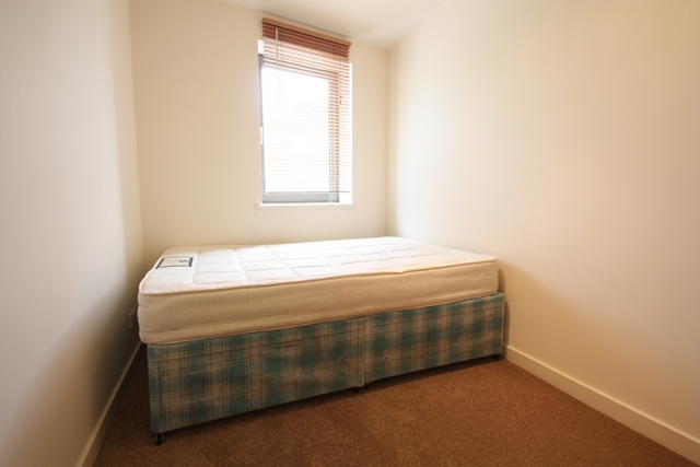  Image of 3 bedroom Flat for sale in Balham Hill London SW12 at Balham Hill  London, SW12 9DL