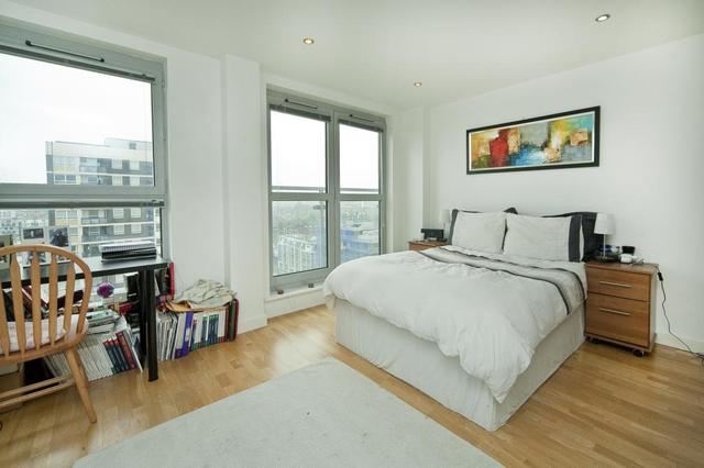  Image of 3 bedroom Flat to rent in Balmes Road London N1 at Hoxton  Hoxton, N1 5TQ