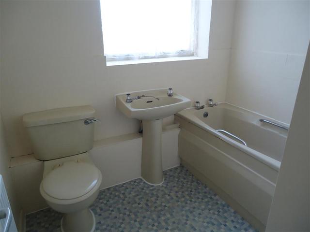  Image of 1 bedroom Flat to rent in New Road Court Liverpool L13 at New Road  Tuebrook, L13 8EF