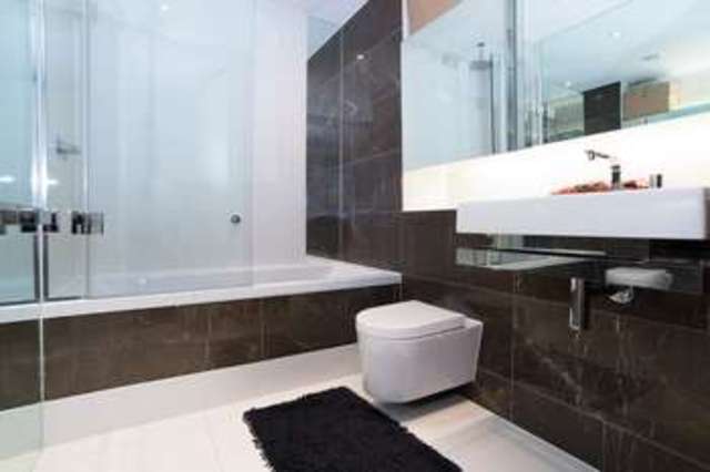  Image of 2 bedroom Flat for sale in Baltimore Wharf London E14 at North Boulevard  Canary Wharf, E14 9AQ