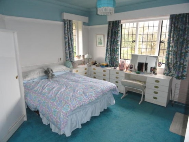  Image of 4 bedroom Detached house for sale in Bankfield Road Shipley BD18 at Shipley, BD18 4AT