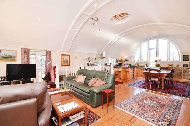  Image of 3 bedroom Detached house to rent in Bardsley Lane London SE10 at Bardsley Lane  Greenwich, SE10 9RF