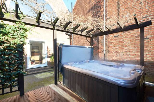 Image of 3 bedroom Detached house to rent in Bardsley Lane London SE10 at Bardsley Lane  Greenwich, SE10 9RF