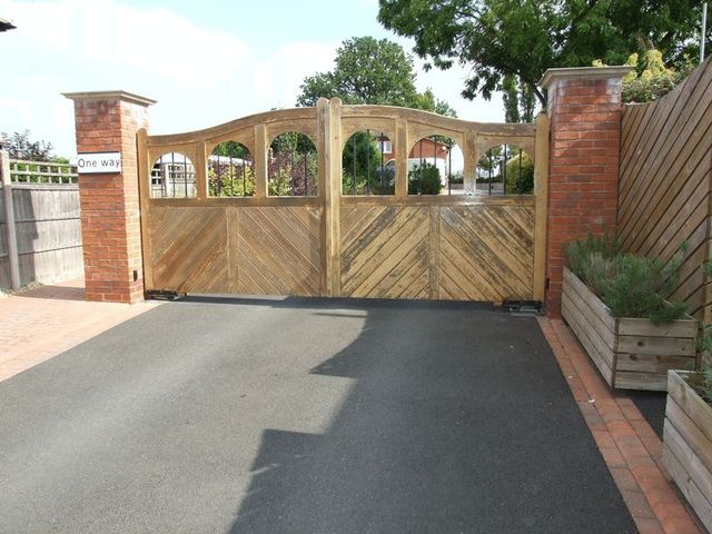  Image of 4 bedroom Detached house for sale in Oak Tree Court Tollerton Nottingham NG12 at Oak Tree Court  Tollerton, NG12 4HJ