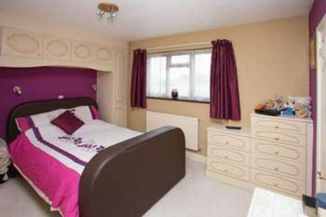  Image of 4 bedroom Detached house for sale in Barn Close Emsworth PO10 at Barn Close  Emsworth, PO10 7LJ