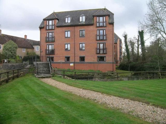  Image of 1 bedroom Retirement Property for sale in Barnaby Mead Gillingham SP8 at Barnaby Mead  Gillingham, SP8 4AD