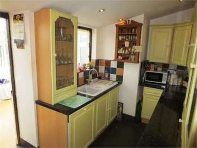  Image of 4 bedroom Detached house for sale in Barnard Road Leigh-on-Sea SS9 at Barnard Road Leigh on sea Leigh-on-Sea, SS9 3PH