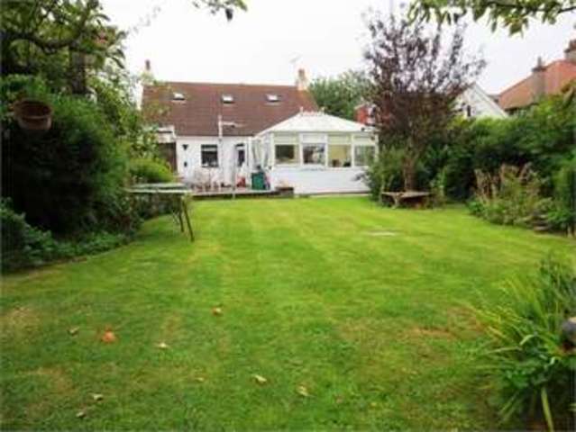  Image of 4 bedroom Detached house for sale in Barnard Road Leigh-on-Sea SS9 at Barnard Road Leigh on sea Leigh-on-Sea, SS9 3PH