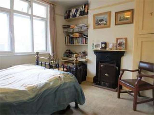 Image of 4 bedroom Detached house for sale in Barnard Road Leigh-on-Sea SS9 at Barnard Road Leigh on sea Leigh-on-Sea, SS9 3PH