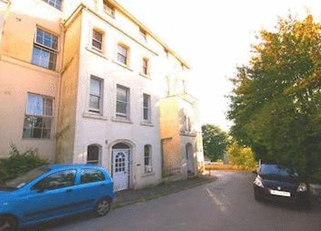 Image of 2 bedroom Flat to rent in Barnpark Terrace Teignmouth TQ14 at Barnpark Terrace  Teignmouth, TQ14 8PS