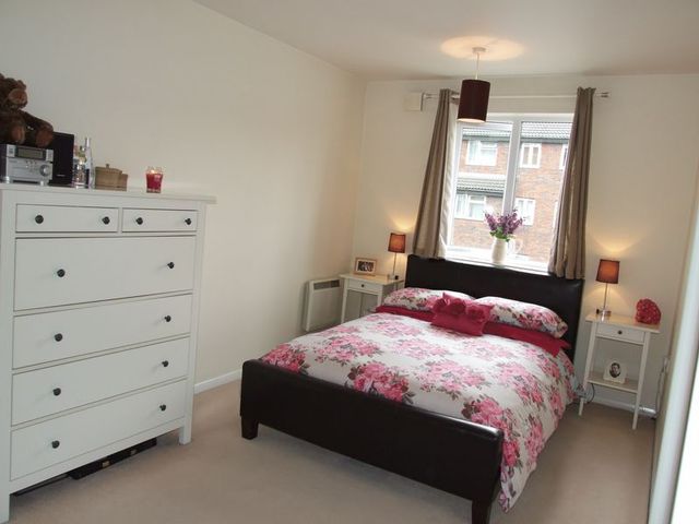  Image of 2 bedroom Flat for sale in Barnsdale Close Loughborough LE11 at Barnsdale Close  Loughborough, LE11 5AN