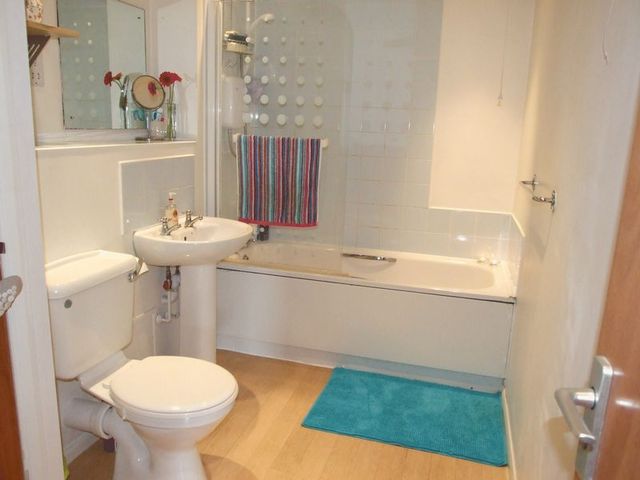  Image of 2 bedroom Flat for sale in Barnsdale Close Loughborough LE11 at Barnsdale Close  Loughborough, LE11 5AN