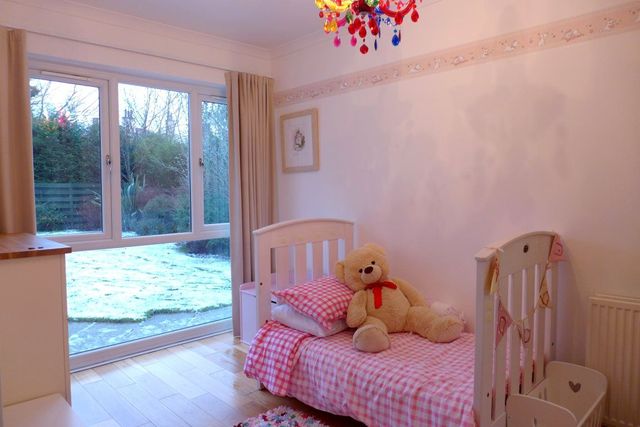  Image of 4 bedroom Detached house to rent in Barnton Loan Edinburgh EH4 at Barnton Edinburgh Edinburgh, EH4 6JQ