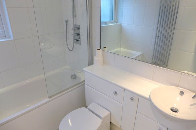  Image of 4 bedroom Detached house to rent in Barnton Loan Edinburgh EH4 at Barnton Edinburgh Edinburgh, EH4 6JQ