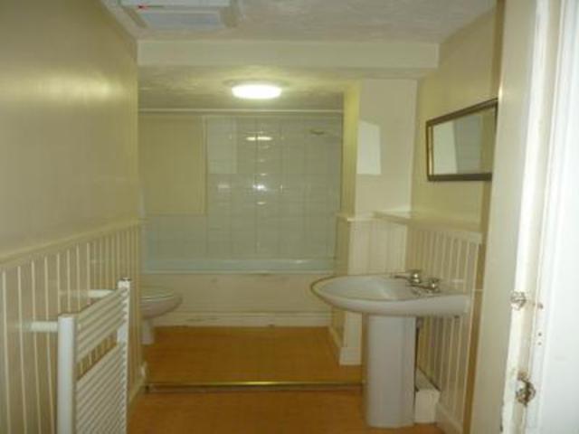  Image of 2 bedroom Flat to rent in Barnton Street Stirling FK8 at Stirling  Stirling, FK8 1NA