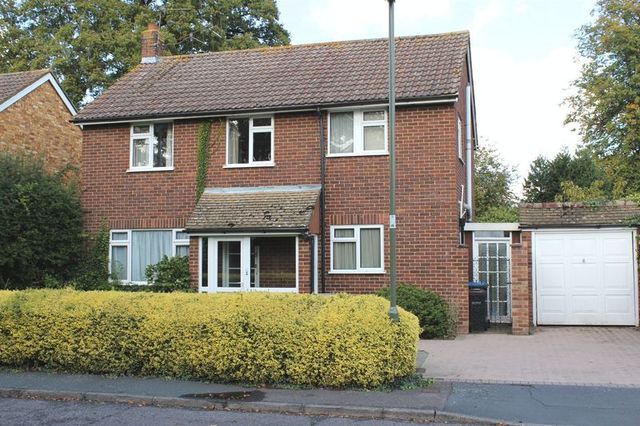  Image of 3 bedroom Detached house for sale in Harvest Road Englefield Green Egham TW20 at Barnway Englefield Green Egham, TW20 0QR