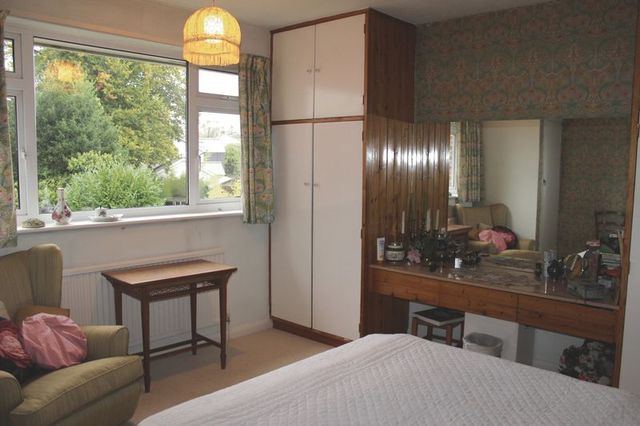  Image of 3 bedroom Detached house for sale in Harvest Road Englefield Green Egham TW20 at Barnway Englefield Green Egham, TW20 0QR