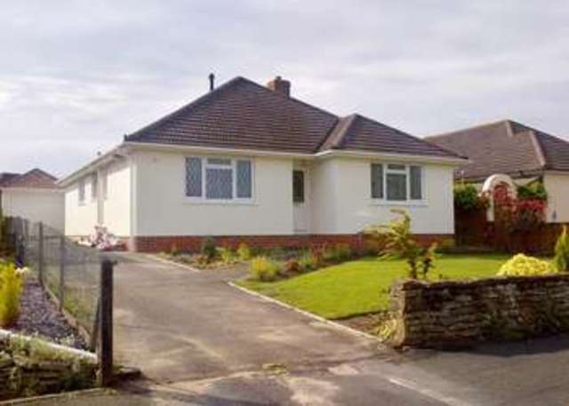  Image of 3 bedroom Bungalow for sale in Barton Drive Barton on Sea New Milton BH25 at Barton Drive Barton on Sea NEW MILTON, BH25 7JJ