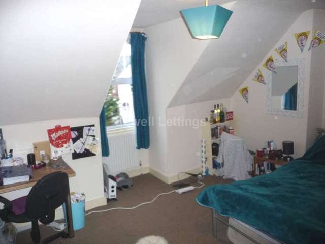  Image of 5 bedroom Apartment to rent in Basingstoke Road Reading RG2 at Basingstoke Road  Reading, RG2 0ER