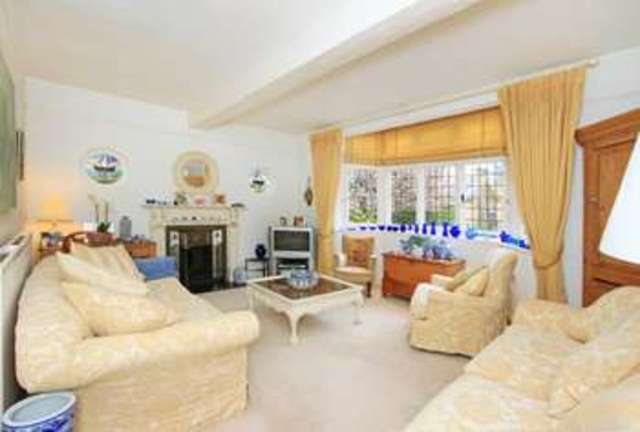  Image of 3 bedroom Detached house for sale in Batchworth Hill Rickmansworth WD3 at Rickmansworth, WD3 1JP