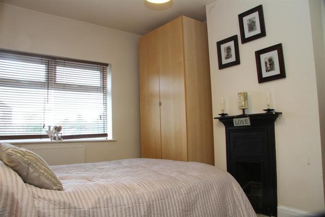  Image of 3 bedroom Terraced house for sale in Batter Lane Rawdon Leeds LS19 at Rawdon Leeds Rawdon, LS19 6EU