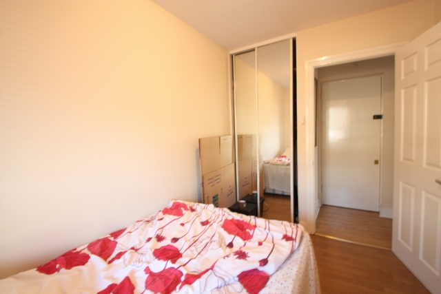  Image of 2 bedroom Flat to rent in Latchmere Road London SW11 at Latchmere Road  London, SW11 2JT