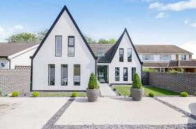  Image of 4 bedroom Bungalow for sale in Bawtry Road Bessacarr Doncaster DN4 at Bessacarr Doncaster Bessacarr, DN4 7AL