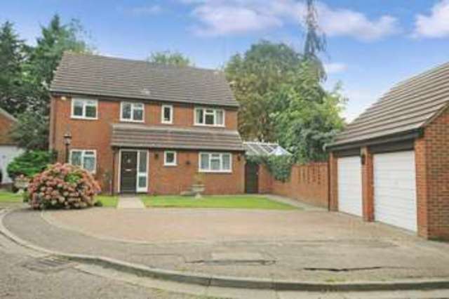  Image of 4 bedroom Detached house for sale in Bayhurst Drive Northwood HA6 at Off Frithwood Avenue  Northwood, HA6 3SA