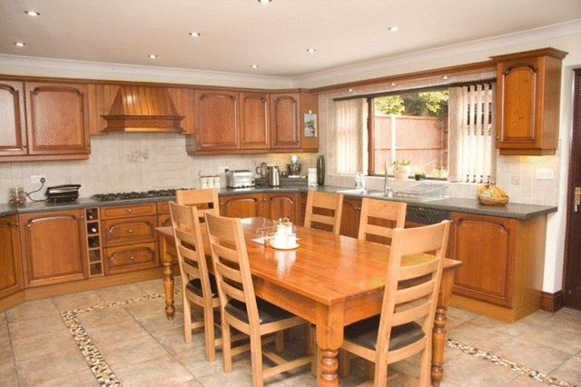  Image of 6 bedroom Detached house for sale in Beacon Road Loughborough LE11 at Beacon Road  Loughborough, LE11 2RD