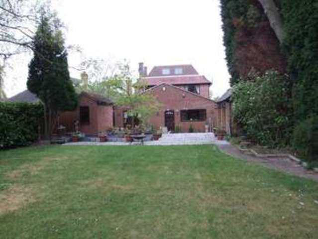  Image of 6 bedroom Detached house to rent in Beacon Road Loughborough LE11 at Beacon Road  Loughborough, LE11 2RD