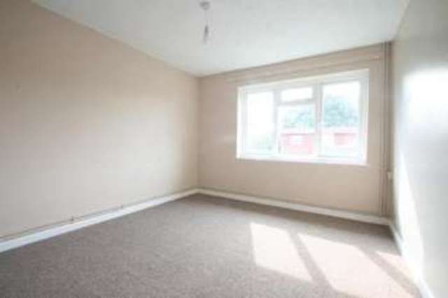  Image of 2 bedroom Apartment to rent in Worthing Road East Preston Littlehampton BN16 at Worthing Road East Preston East Preston, BN16 1BE