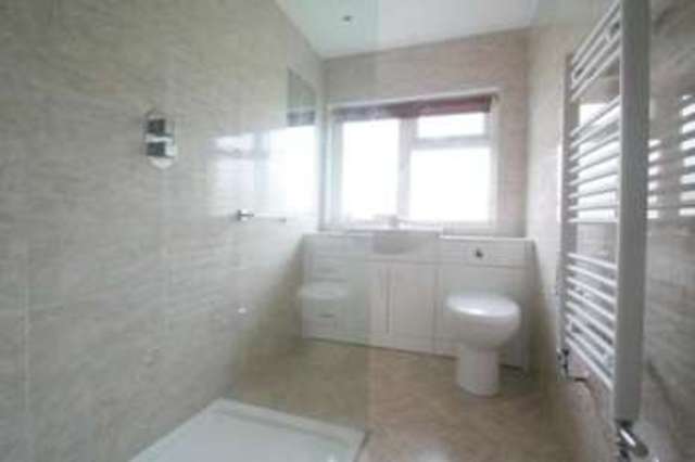  Image of 2 bedroom Apartment to rent in Worthing Road East Preston Littlehampton BN16 at Worthing Road East Preston East Preston, BN16 1BE