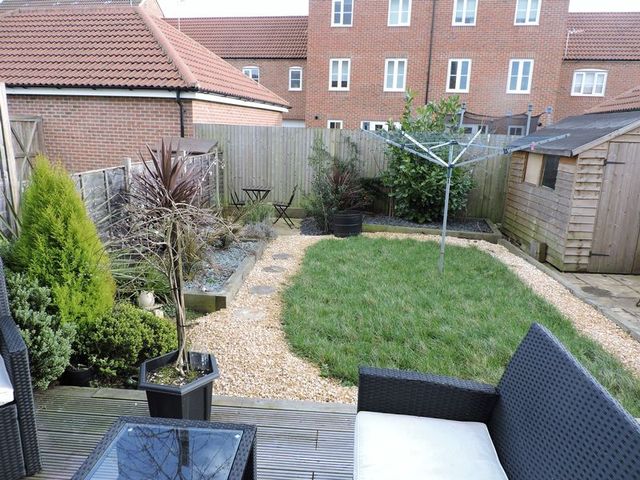  Image of 2 bedroom Terraced house for sale in Beckett Gardens Bramley Tadley RG26 at Beckett Gardens Bramley Tadley, RG26 5FZ
