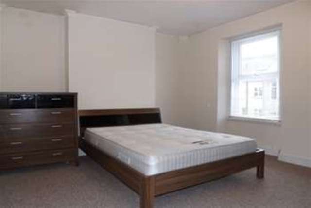  Image of 2 bedroom Detached house to rent in Beech Avenue Plymouth PL4 at Plymouth, PL4 0QQ