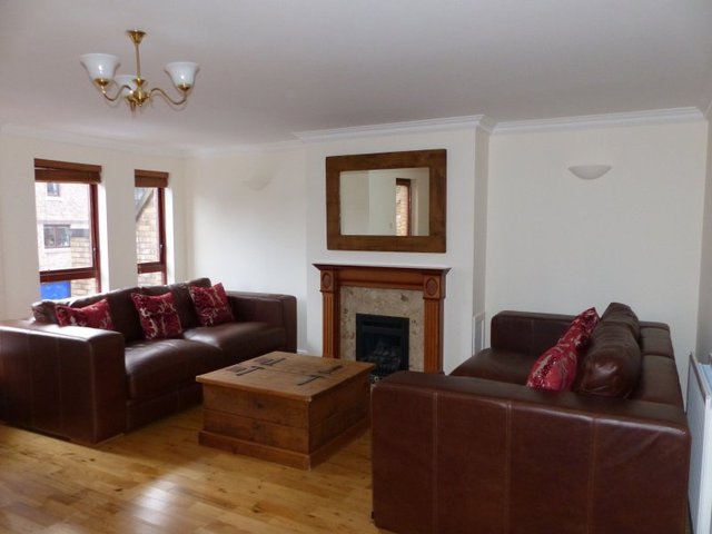  Image of 6 bedroom Town House to rent in Beechmount Park Edinburgh EH12 at Murrayfield Edinburgh Edinburgh, EH12 5YT
