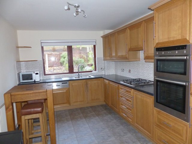  Image of 6 bedroom Town House to rent in Beechmount Park Edinburgh EH12 at Murrayfield Edinburgh Edinburgh, EH12 5YT