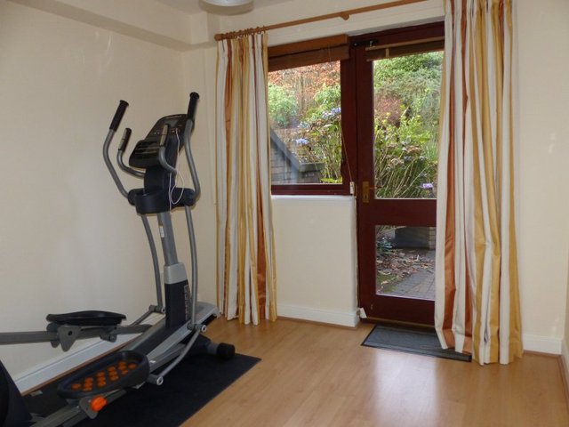  Image of 6 bedroom Town House to rent in Beechmount Park Edinburgh EH12 at Murrayfield Edinburgh Edinburgh, EH12 5YT