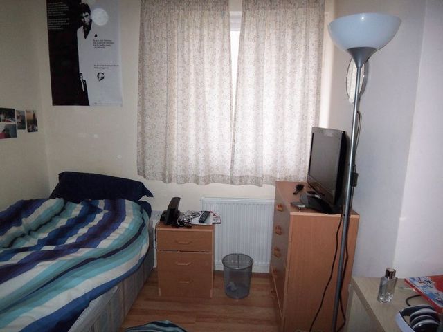  Image of 5 bedroom Terraced house to rent in Beechtree Avenue Englefield Green Egham TW20 at Beechtree Avenue Englefield Green Egham, TW20 0TD