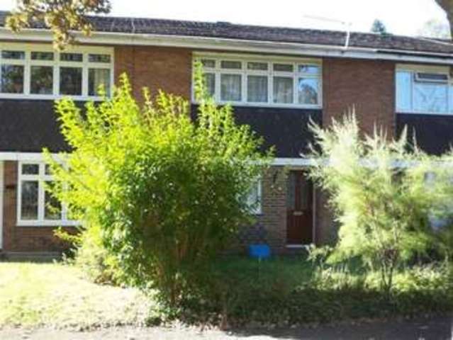  Image of 4 bedroom Terraced house to rent in Beechtree Avenue Englefield Green Egham TW20 at Beechtree Avenue Englefield Green Egham, TW20 0SR