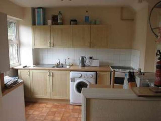  Image of 4 bedroom Terraced house to rent in Beechtree Avenue Englefield Green Egham TW20 at Beechtree Avenue Englefield Green Egham, TW20 0SR
